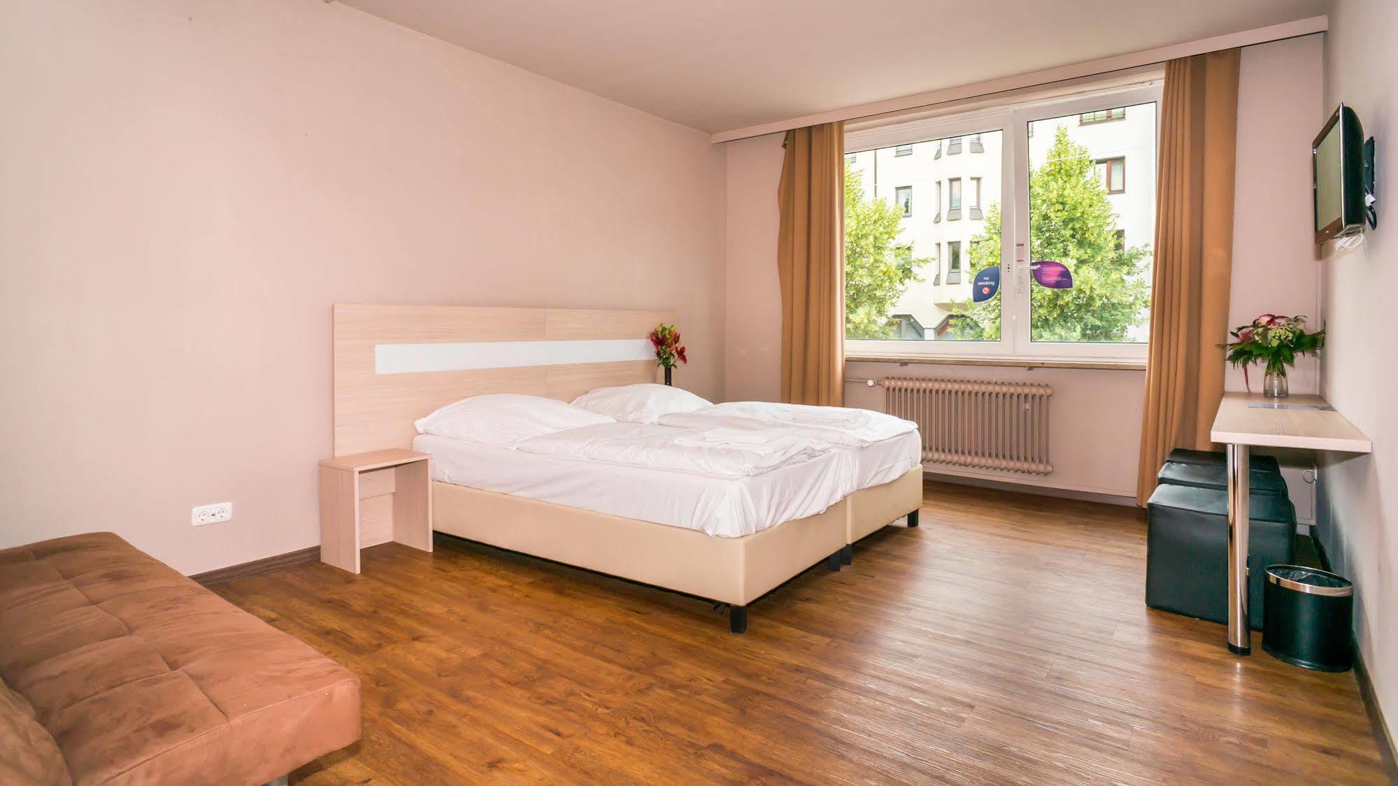Smart Stay - Hostel Munich City Exterior foto